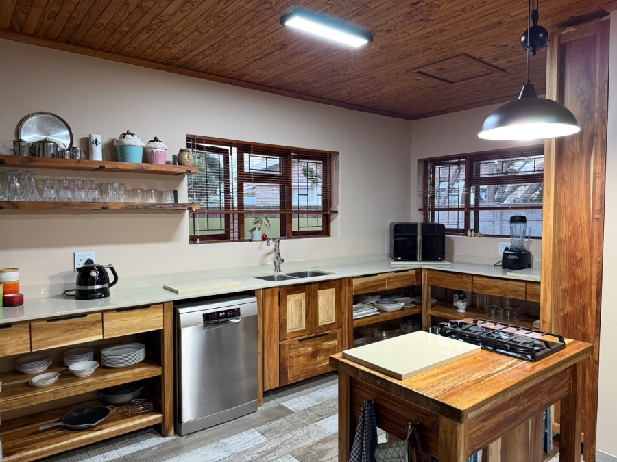 4 Bedroom Property for Sale in Fraaiuitsig Western Cape